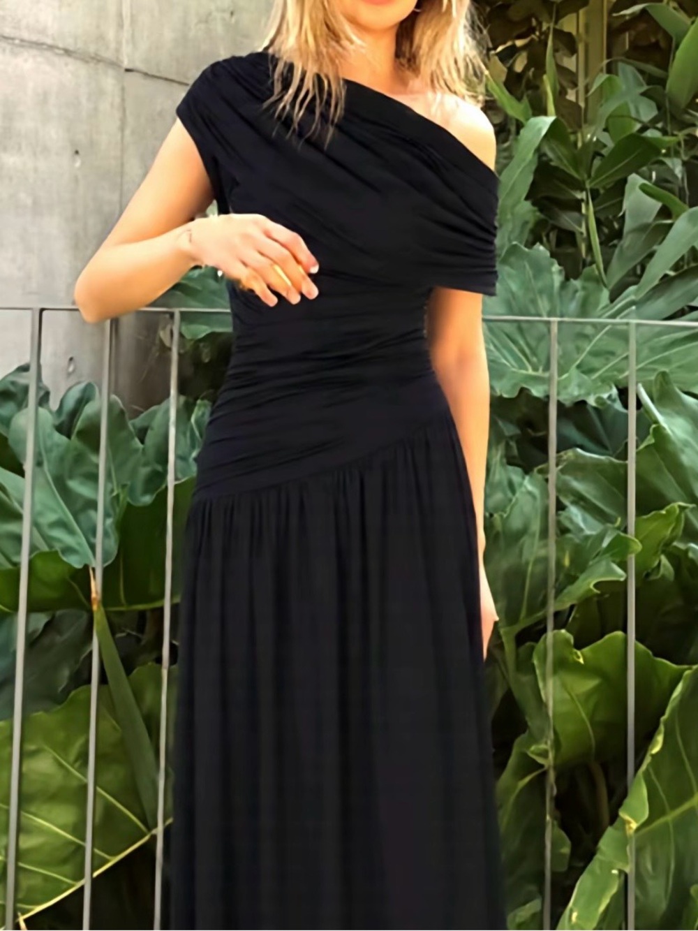 Elegant One-Shoulder Black Maxi Dress